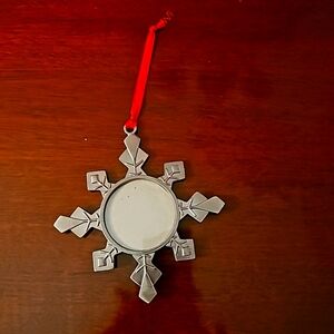 Metal Snowflake Christmas Photo Holder Ornament Like New